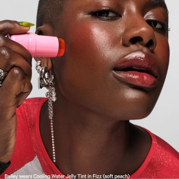 NEW✅MILK Fizz - Picture 2 of 4